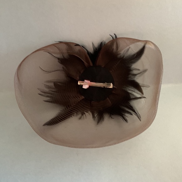 Fascinator hat - Picture 2 of 2